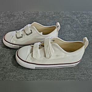 Toddler 10 White Converse Velcro Shoes